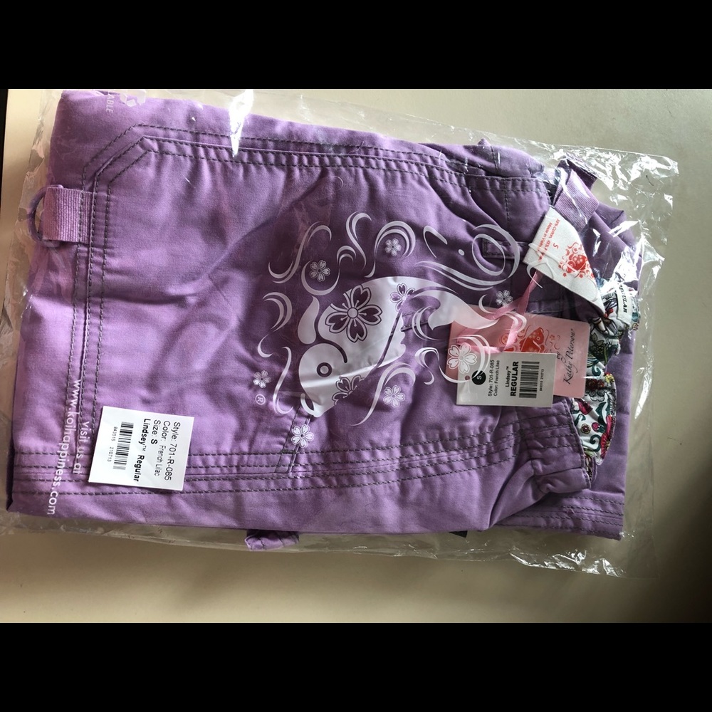 Small scrub pant
